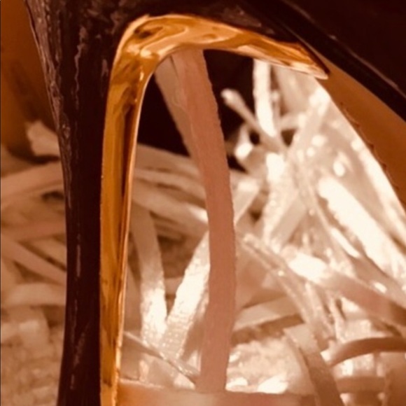 Vince Camuto Caella Patent  Mary Jane Pumps Size 7 - Picture 4 of 9